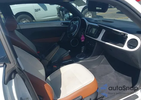 2015 Volkswagen Beetle 1.8T z USA, uszkodzony, nr VIN 3VWF17AT0FM648031